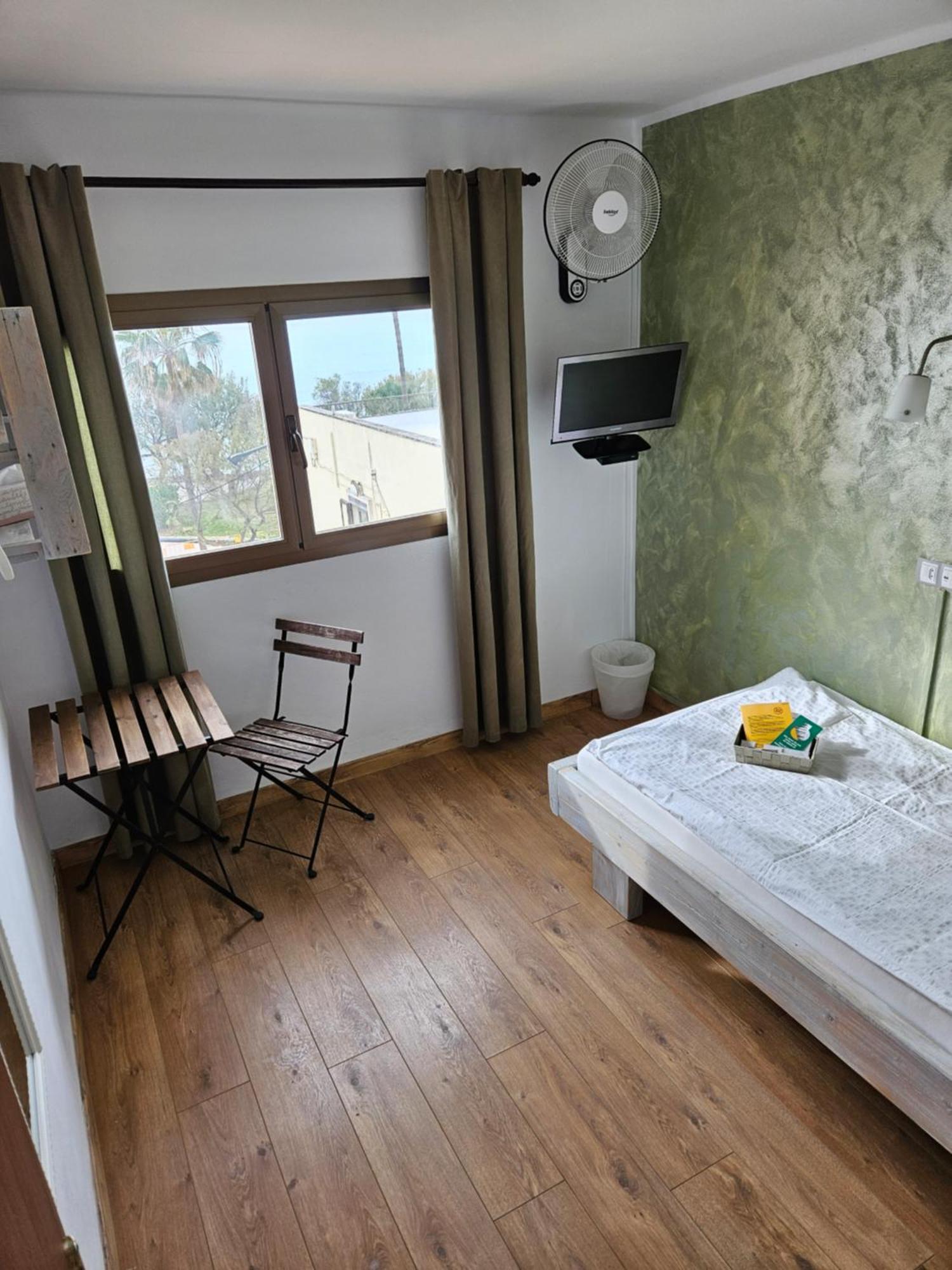 Seven Hostal Cala Millor  Exteriör bild
